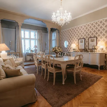 Chateau * Josefŭv Dŭl