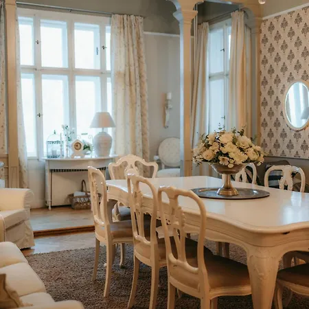 Chateau Semesterbostad