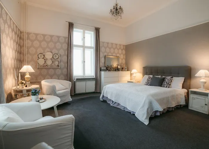 Semesterbostad Chateau *